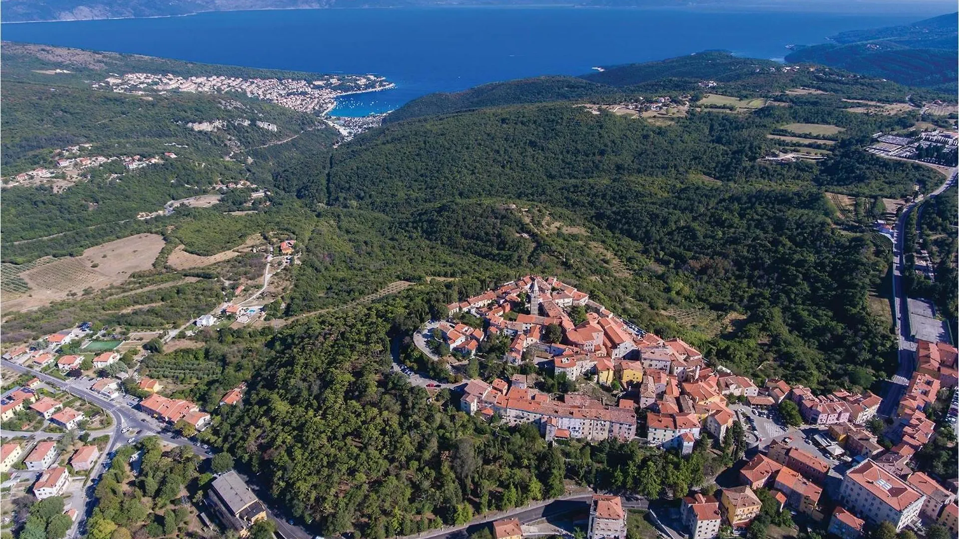 2 Bedroom Awesome Apartment In Plomin